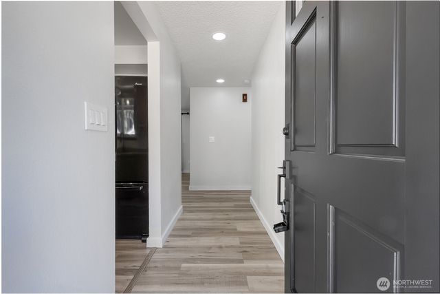 6902 157th Street Ct E, Puyallup, WA 98375