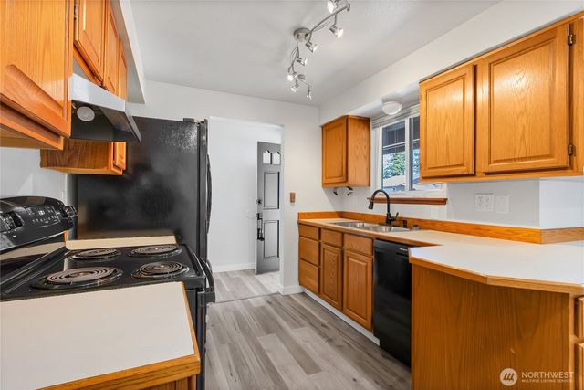 6902 157th Street Ct E, Puyallup, WA 98375