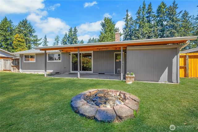 6902 157th Street Ct E, Puyallup, WA 98375