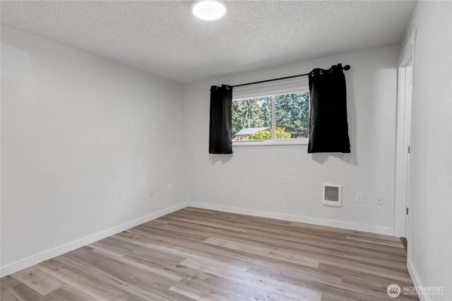 6902 157th Street Ct E, Puyallup, WA 98375