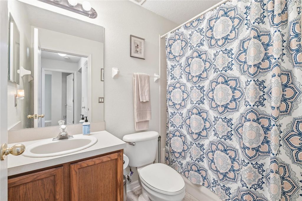 Image 19 of property listing at 13107 HEMING WAY, Orlando, FL 32825