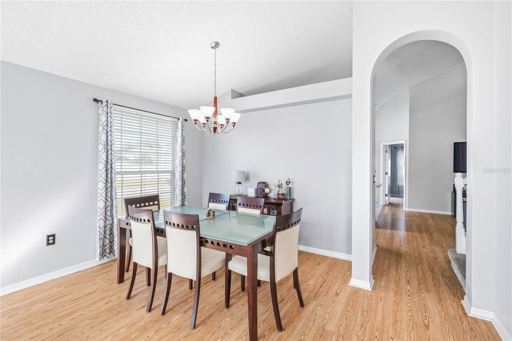 Image 4 of property listing at 13107 HEMING WAY, Orlando, FL 32825