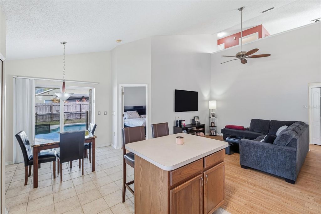 Image 10 of property listing at 13107 HEMING WAY, Orlando, FL 32825