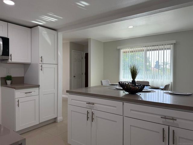 621 R Ave 24, National City, CA 91950