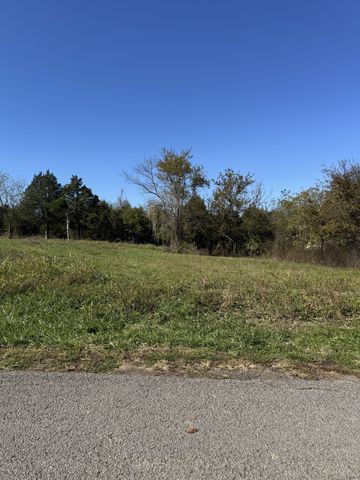 1555 E Stewarts Ln, Nashville, TN 37218