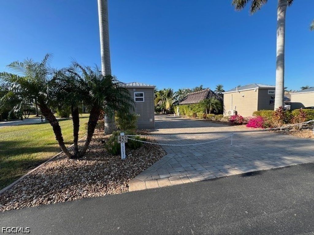 10232 Meadow Beauty TRL, Fort Myers, FL 33905