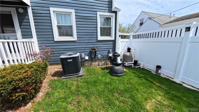 666 Evergreen Drive, Tonawanda, NY 14150