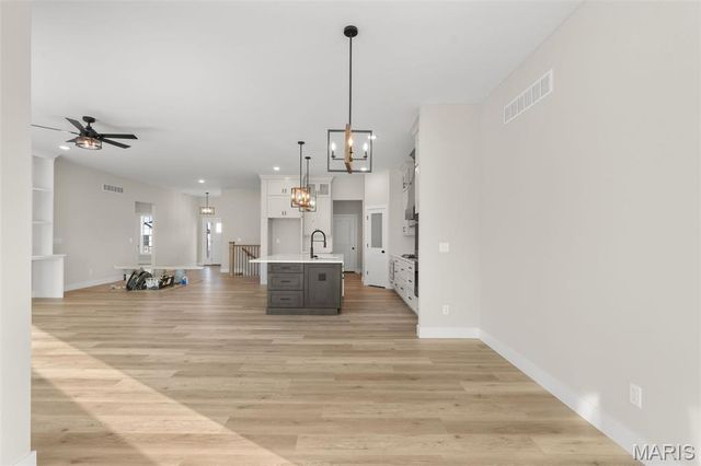 2409 Fiddler's Close Road 111 STB, Washington, MO 63090