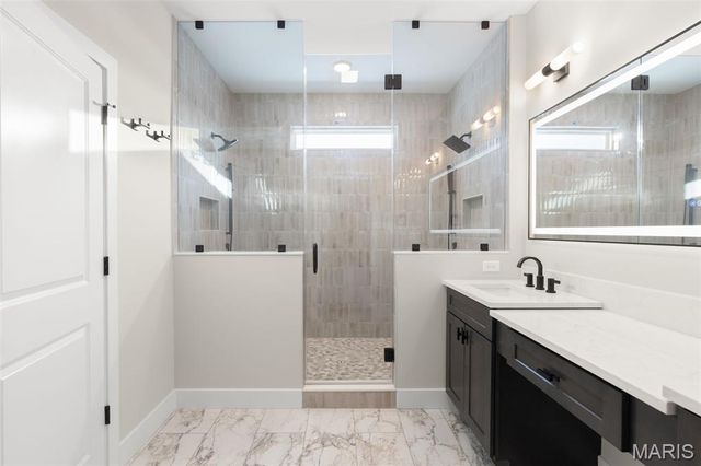 2409 Fiddler's Close Road 111 STB, Washington, MO 63090