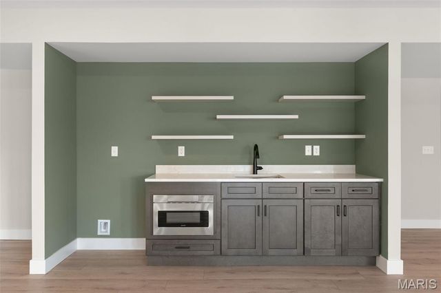 2409 Fiddler's Close Road 111 STB, Washington, MO 63090