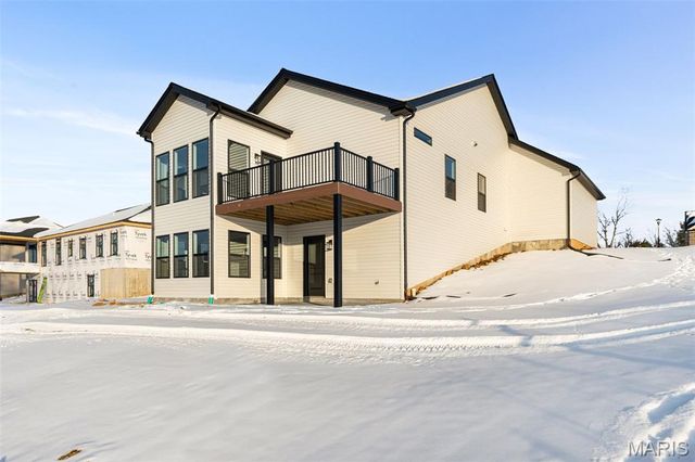 2409 Fiddler's Close Road 111 STB, Washington, MO 63090