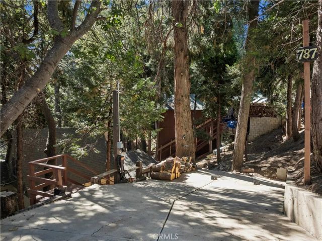 787 Sierra Vista, Twin Peaks, CA 92391