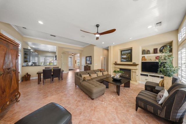 3212 NEW LONDON Ln, Modesto, CA 95355