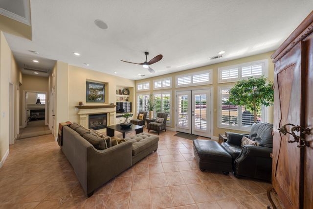 3212 NEW LONDON Ln, Modesto, CA 95355