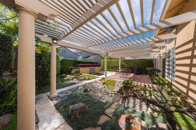 3212 NEW LONDON Ln, Modesto, CA 95355