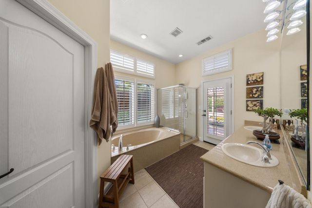 3212 NEW LONDON Ln, Modesto, CA 95355