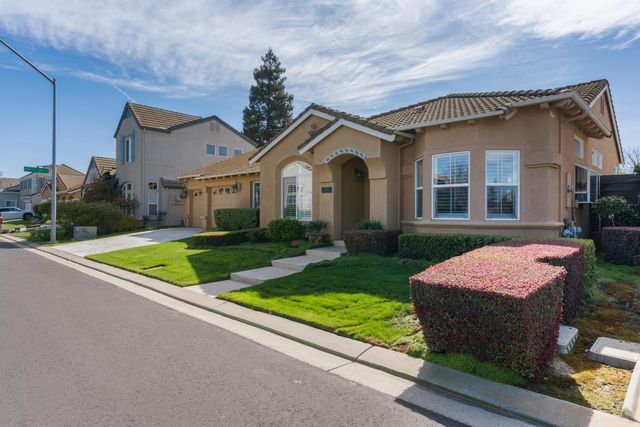 3212 NEW LONDON Ln, Modesto, CA 95355