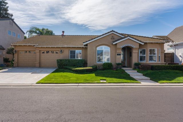 3212 NEW LONDON Ln, Modesto, CA 95355