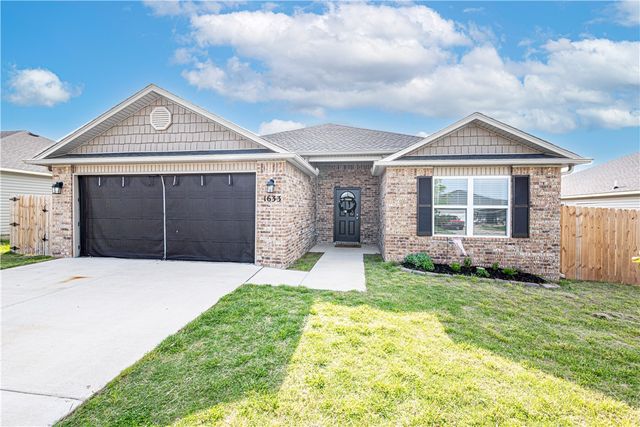 1633 Ace Avenue, Gentry, AR 72734