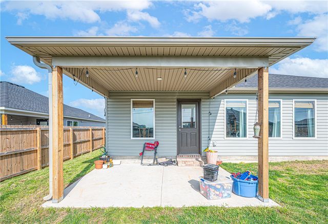 1633 Ace Avenue, Gentry, AR 72734