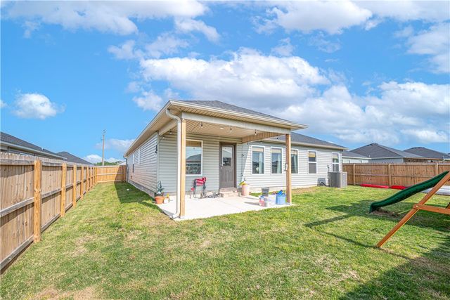1633 Ace Avenue, Gentry, AR 72734