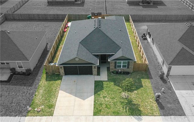 1633 Ace Avenue, Gentry, AR 72734