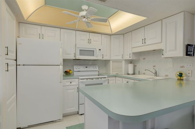 450 TREASURE ISLAND CAUSEWAY 201, Treasure Island, FL 33706