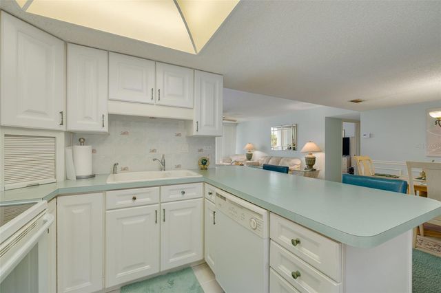 450 TREASURE ISLAND CAUSEWAY 201, Treasure Island, FL 33706