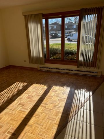 626 Terry Court A, Roselle, IL 60172