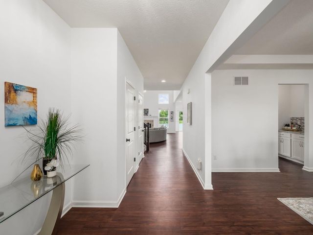 5569 Hibbing Lane, Lewis Center, OH 43035