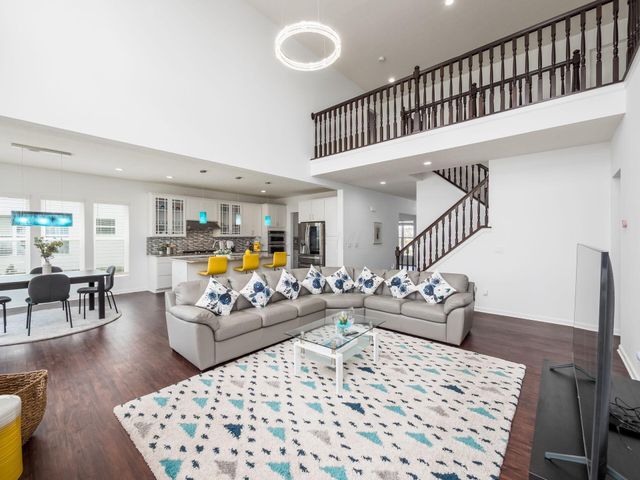 5569 Hibbing Lane, Lewis Center, OH 43035