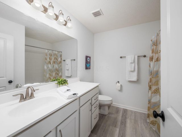 5569 Hibbing Lane, Lewis Center, OH 43035