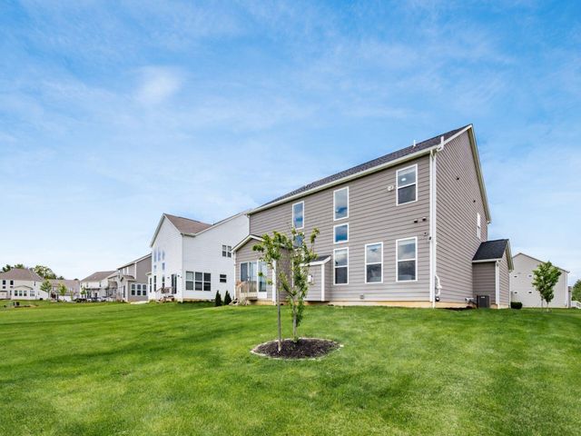 5569 Hibbing Lane, Lewis Center, OH 43035