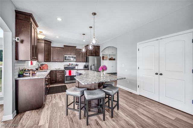 344 Heatherby NE, Hartville, OH 44632