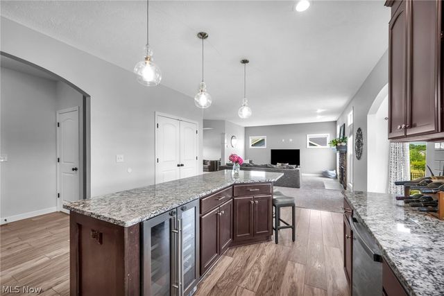 344 Heatherby NE, Hartville, OH 44632