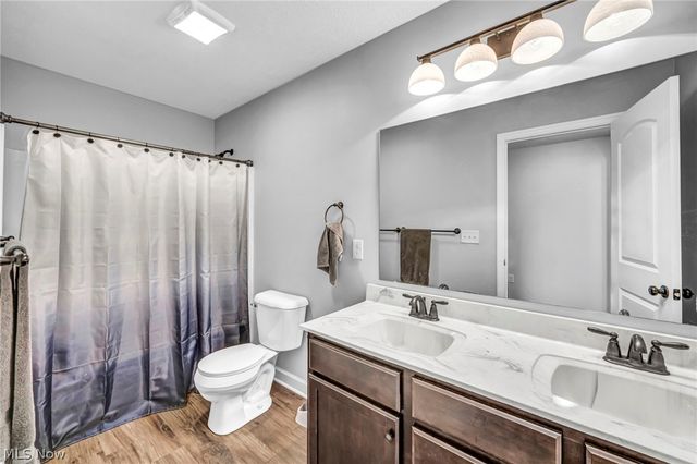 344 Heatherby NE, Hartville, OH 44632