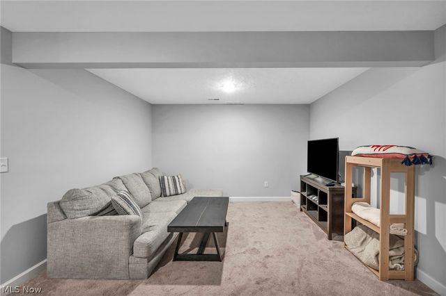 344 Heatherby NE, Hartville, OH 44632