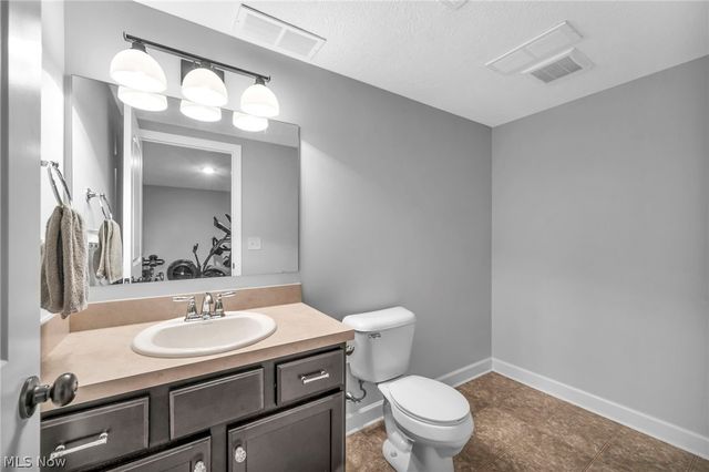 344 Heatherby NE, Hartville, OH 44632