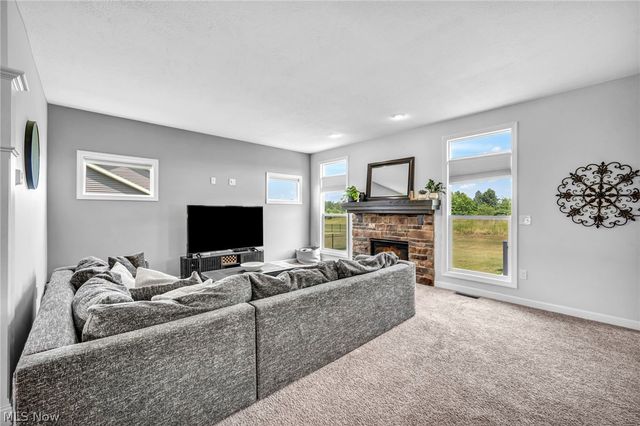 344 Heatherby NE, Hartville, OH 44632