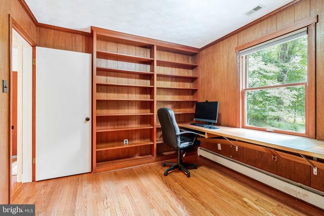 2213 APPLE TREE LN, Silver Spring, MD 20905