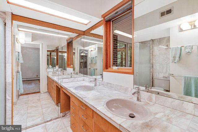 2213 APPLE TREE LN, Silver Spring, MD 20905