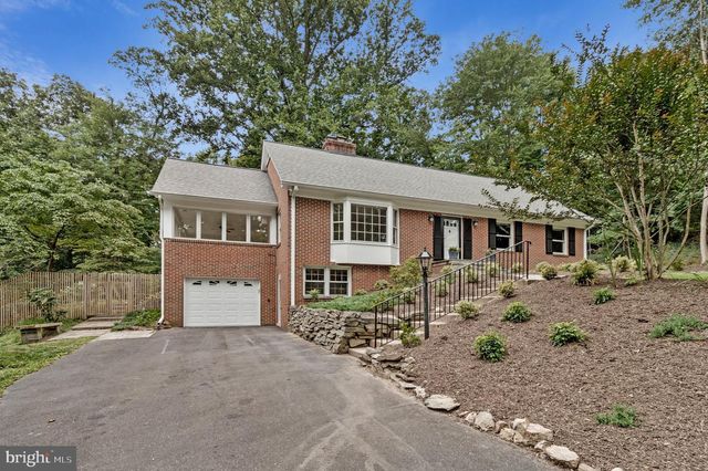2213 APPLE TREE LN, Silver Spring, MD 20905