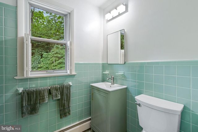2213 APPLE TREE LN, Silver Spring, MD 20905