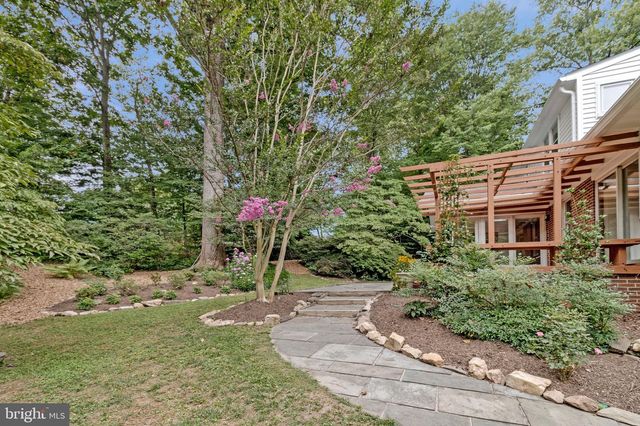 2213 APPLE TREE LN, Silver Spring, MD 20905