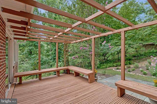 2213 APPLE TREE LN, Silver Spring, MD 20905