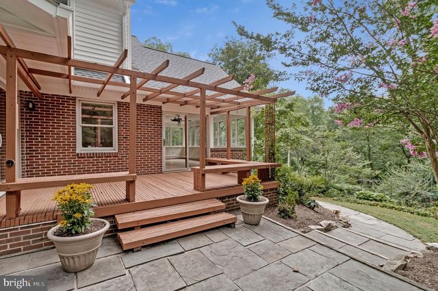 2213 APPLE TREE LN, Silver Spring, MD 20905