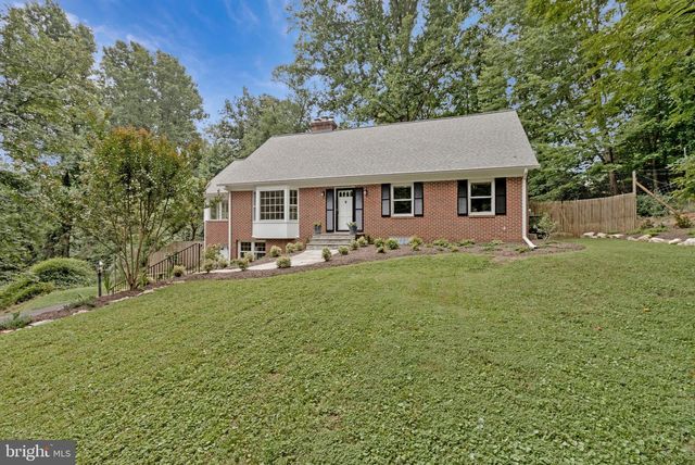 2213 APPLE TREE LN, Silver Spring, MD 20905