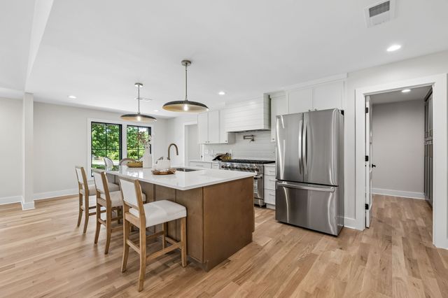 8011 Wikle Rd, E, Brentwood, TN 37027