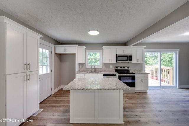 1010 Palatka Rd, Louisville, KY 40214