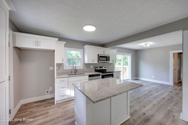 1010 Palatka Rd, Louisville, KY 40214